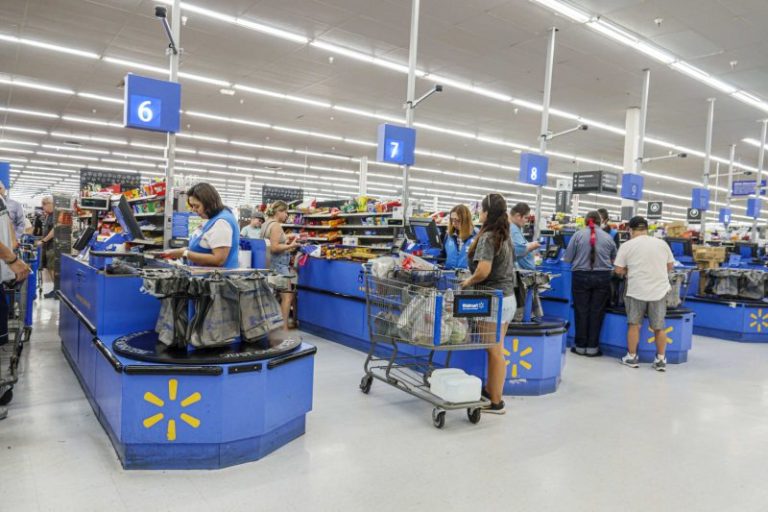 Walmart is getting a bump from a surprising cohort: Wealthier shoppers